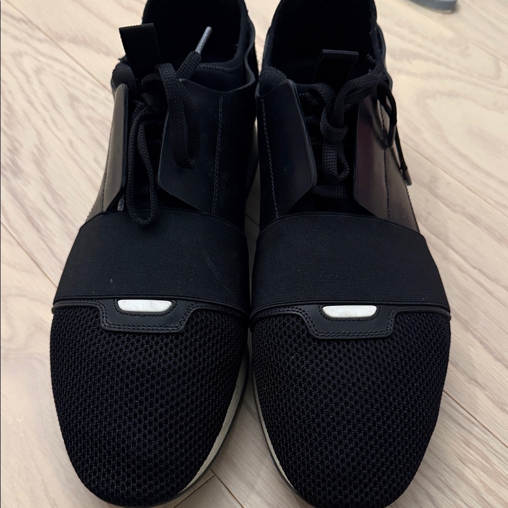 Men's Black Sneakers